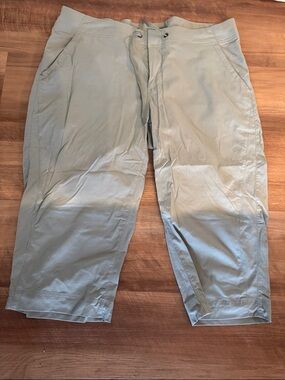 Columbia Lightweight Drawstring Pants in Light ice blue/green